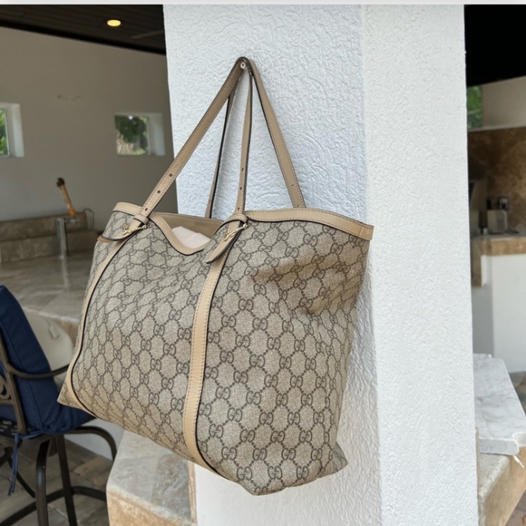 GUCCI Supreme Monogram Medium  Tote Beige - Picture 6 of 11